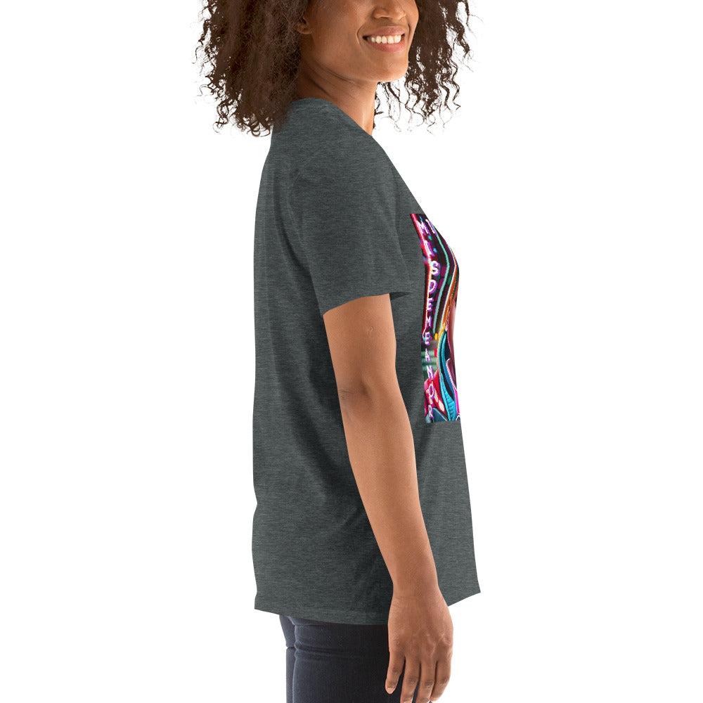 Missy Misdemeanor (Bildstörung, gewollt) Kurzärmeliges Unisex-T-Shirt